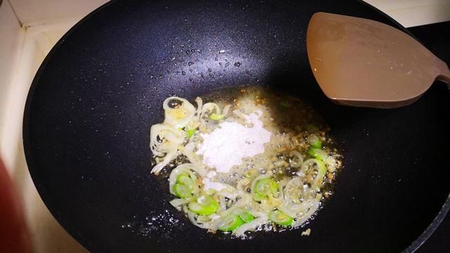 天冷了,如果不差钱,多给家人做这道炖菜,增强免疫力,营养健康