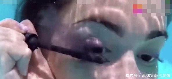 美女水下化妆,睫毛膏流出来瞬间以为失败了,最后却让人不淡定