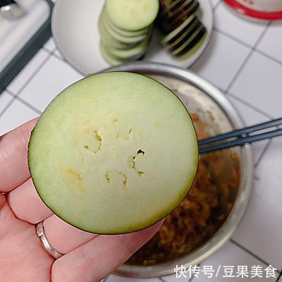 #我心中的冬日限定#宴客菜 年夜饭必备 炸茄盒 鱼香茄盒