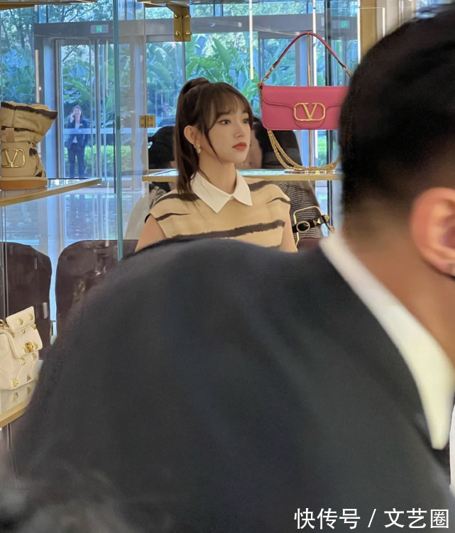 小蛮腰|程潇生图曝光,身材纤细建模脸名不虚传,新发型令人眼前一亮