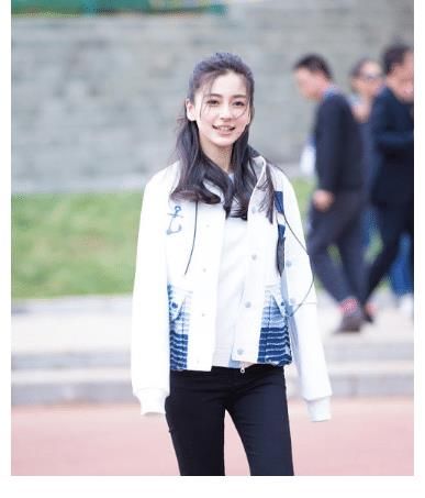 孤芳不自赏|从《奔跑吧》c位再到综艺陪衬，“花瓶”杨颖究竟应该何去何从？