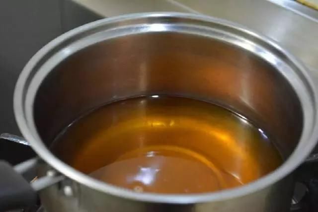 做法|最详细的炸油条做法学会了在家也能做出跟外面一样又脆又挺的油条