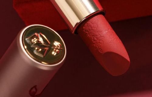 盘点5款热门的大牌“口红”，持久滋润上妆效果好，值得收藏
