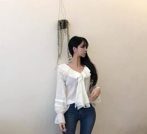  牛仔裤|牛仔裤呈现女性柔美纤细身姿，尽显淑女气质，魅力与众不同