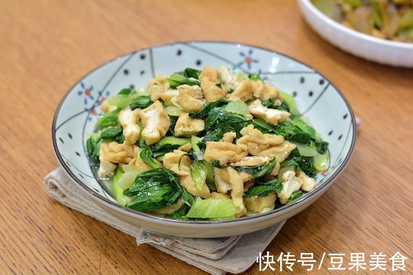 油菜|#鲜到鲜得，月满中秋，沉鱼落宴# 低脂清肠的油菜炒豆腐泡