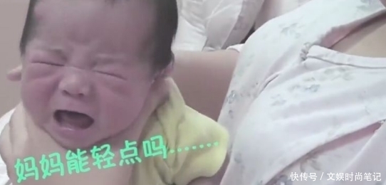 母乳|宝宝吃完母乳,为宝宝拍嗝时需注意3点,宝宝会很快就出嗝
