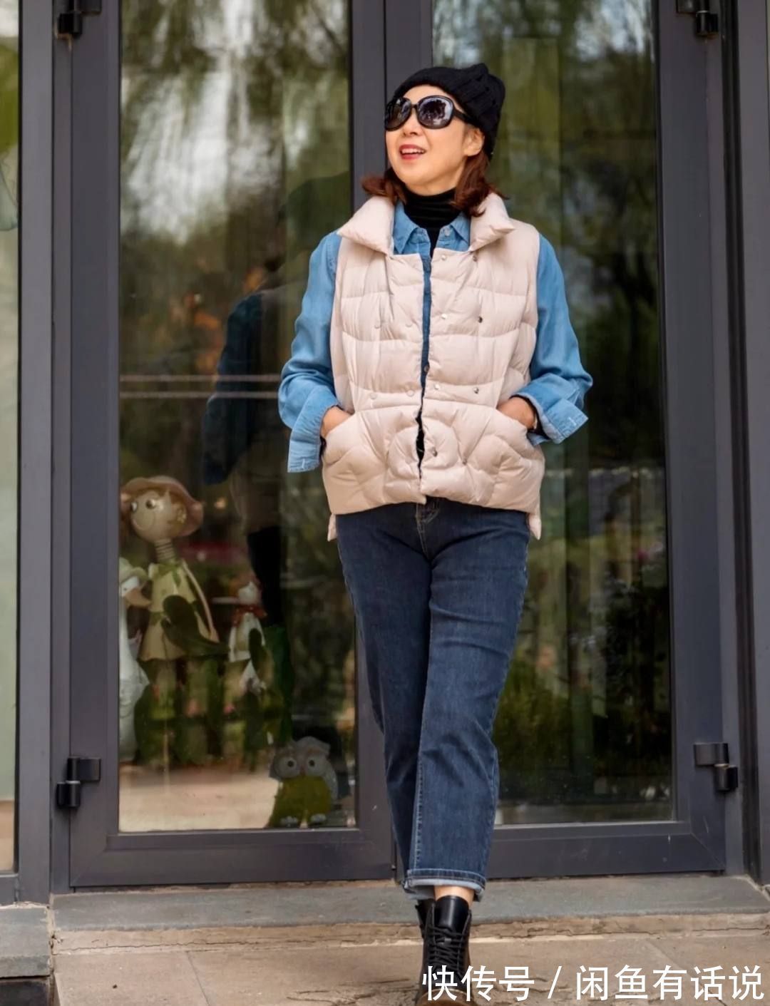 时髦|65岁奶奶用一件“羽绒马甲”,搭出冬天的温暖时髦,阿姨辈照穿美