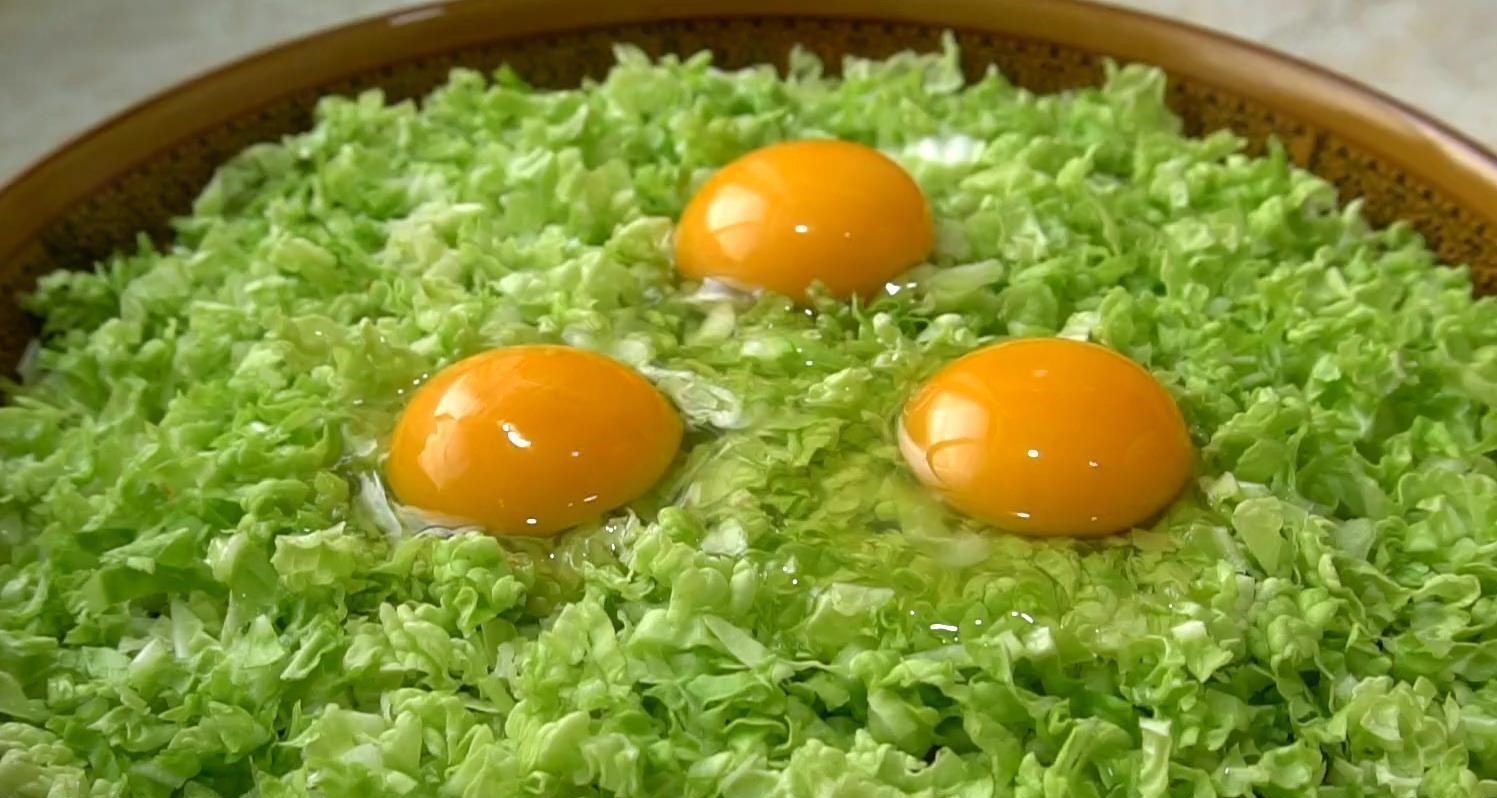 白菜加3个鸡蛋,教你做懒人早餐,手不沾面,口感鲜美,营养丰富
