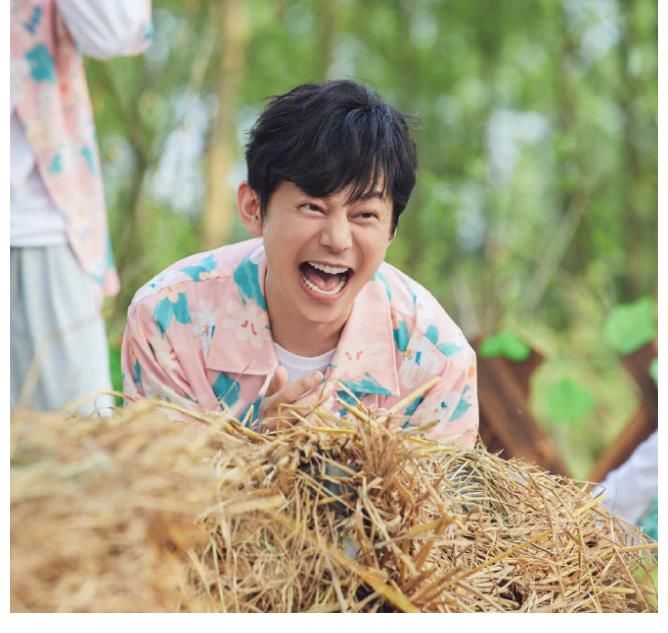 合作|《跑男》不再是唯一綜藝，網(wǎng)傳蔡徐坤與何炅合作，新節(jié)目大家很熟