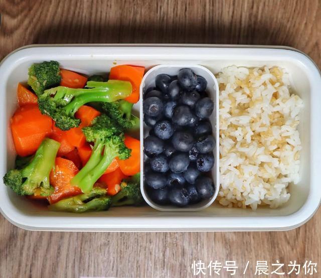 手臂|健身网红Krissy Cela告诉你，练手臂，除了运动还要注意饮食