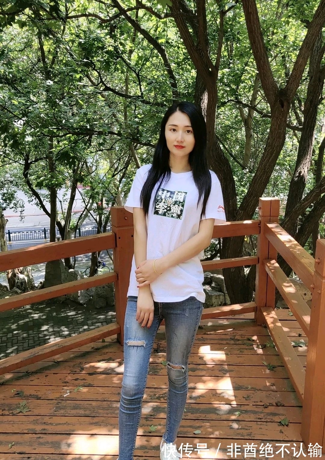 黄芦&岁月无痕弹指去,唯留诗句叹鬓花