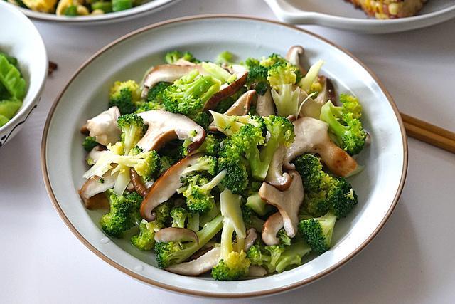 好吃|天太热，午餐随手做了4道菜，简单又家常，却格外好吃，全光盘