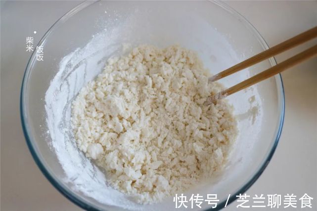 黑芝麻|夏季玉米正鲜嫩,搭配这两种面粉烙饼,又香又软,早餐吃很合适