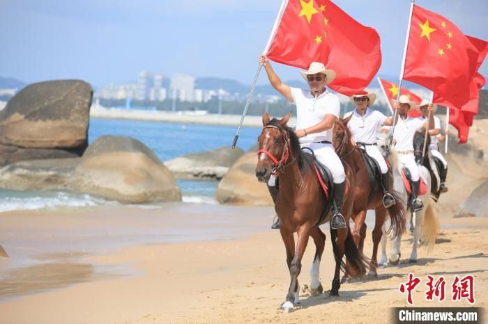 旅游|海边跃马、水底种珊瑚 国庆三亚旅游市场玩法多