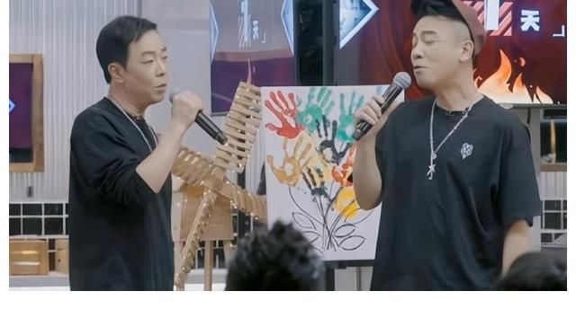 《披荊斬棘》：黃貫中沒加入大灣區(qū)，朱茵沒來現(xiàn)場，竟然是因?yàn)樗?
onload=