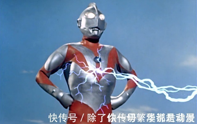 前辈|特利迦奥特曼:初代胸肌挡闪电成经典,特利迦效仿,变成失败案例