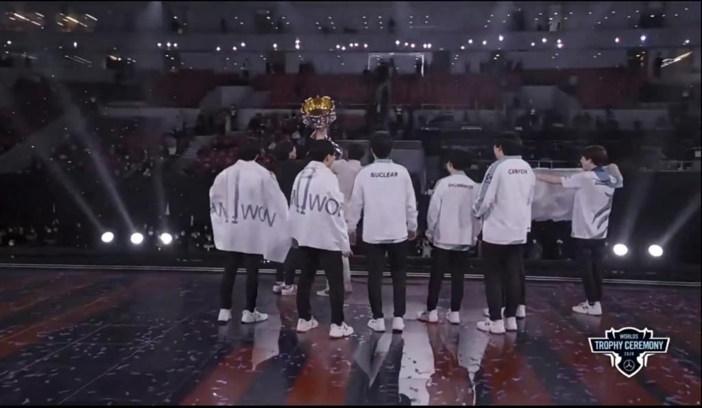疯狂|韩国人在中国主场夺冠！疯狂庆祝，看台却空了：中国观众提前离场