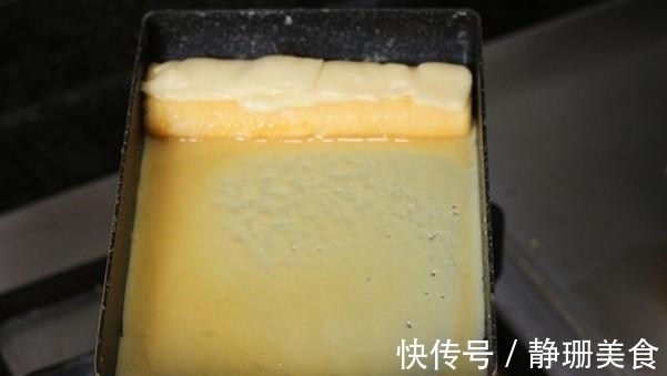 做点玉子烧当早餐,1瓶牛奶3个蛋,放点芝士还能拉丝