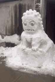 |搞笑GIF图:我们家祖传下来的座驾,这速度感觉不比你们的车差