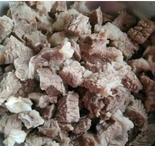 做这道菜的时候加入几个西红柿,好吃又下饭!