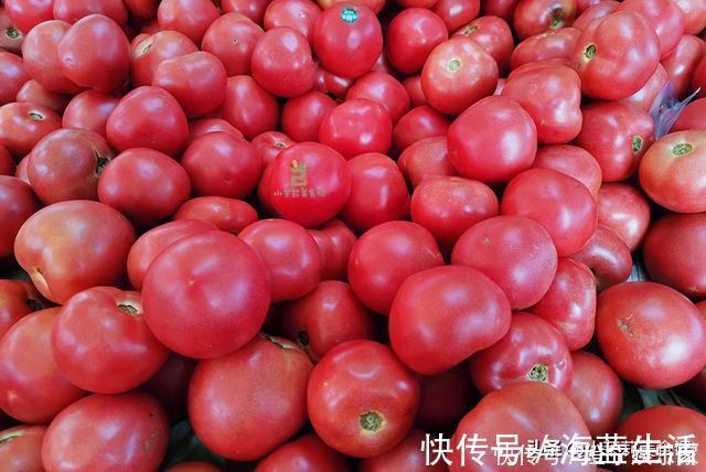 买西红柿，挑圆的还是尖的？菜农：“这3种”可别买，都是催熟的