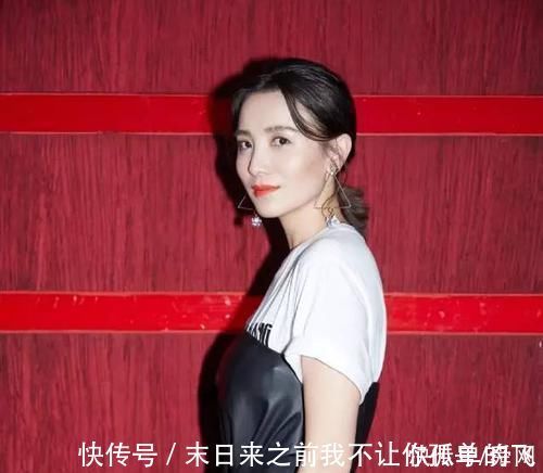 锁骨发 这发型有毒!今年超流行锁骨发,一夜间女明星们全开始这样扎