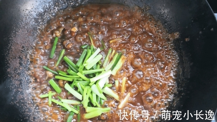 它被誉为“淡水鲍鱼”，钙是牛奶10倍，是海参6倍，才卖10元1斤