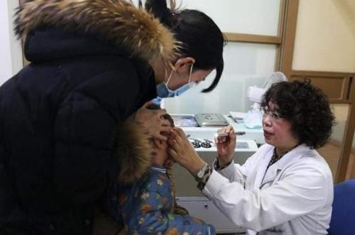 肠胃|孩子六岁前,家长最好少让娃吃三类食物,不然容易引发肠胃问题