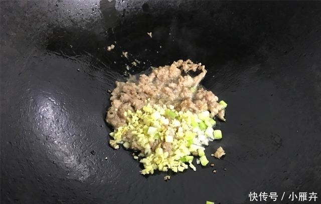 茄子别再油焖了,教你新吃法,不炒不炸,开胃下饭,百吃不腻