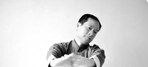  拒做|脖子僵硬，颈椎酸痛？2个简单小动作，拒做“木头人”！