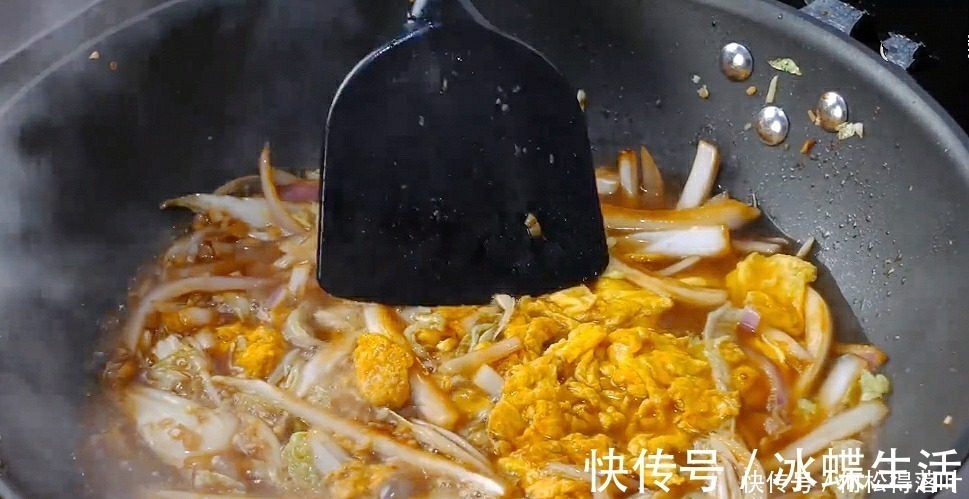 面条不要水煮，换种新吃法，比水煮好吃比炒简单，一周吃6次不多！