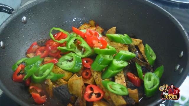 香芋焖黄鳝最好吃的做法,简单美味又下饭,看看你喜欢吃不