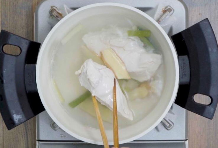 夏天,尝尝这5道经典凉拌菜,好吃开胃,下饭下酒都不错,吃不腻