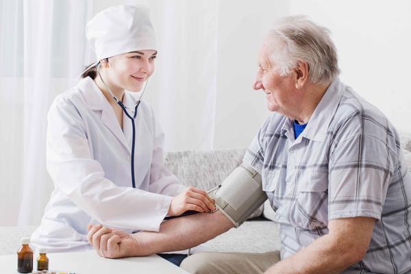 并发症|高血压出现这4情况,得上医院一趟,并发症或已经出现