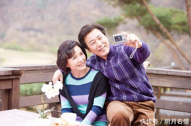 俗语“四十莫管两事,五十莫管两人”,老祖宗的忠告,受用无穷