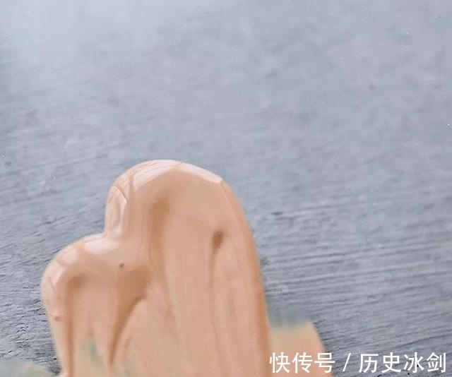 底妆 底妆撑不了几小时就暗沉,是你粉底没选好?