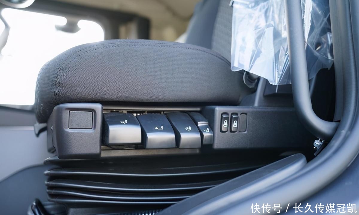 斯堪尼亚|斯堪尼亚在国内销量最好的牵引车，G500这配置你满意吗？