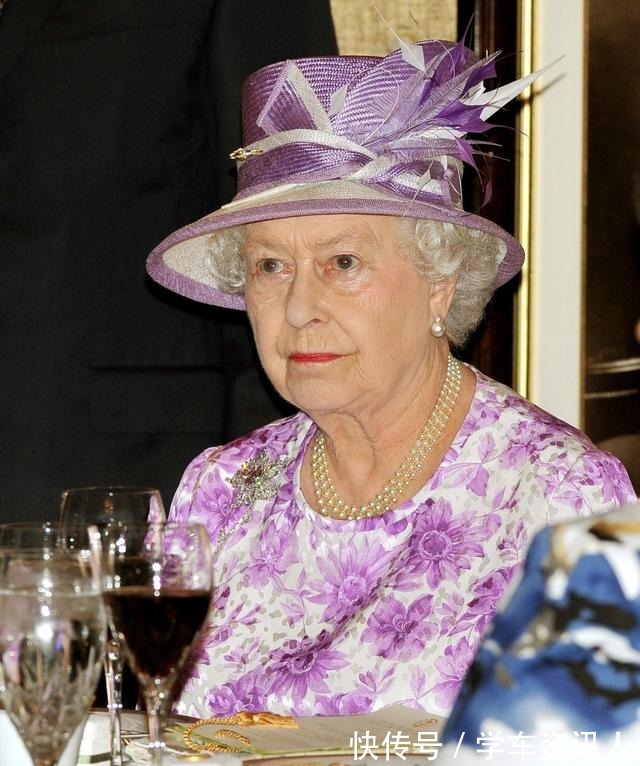 珠宝!粉红美钻送公主,成全女王少女心,莉莉贝特的这枚花型胸针不简单!