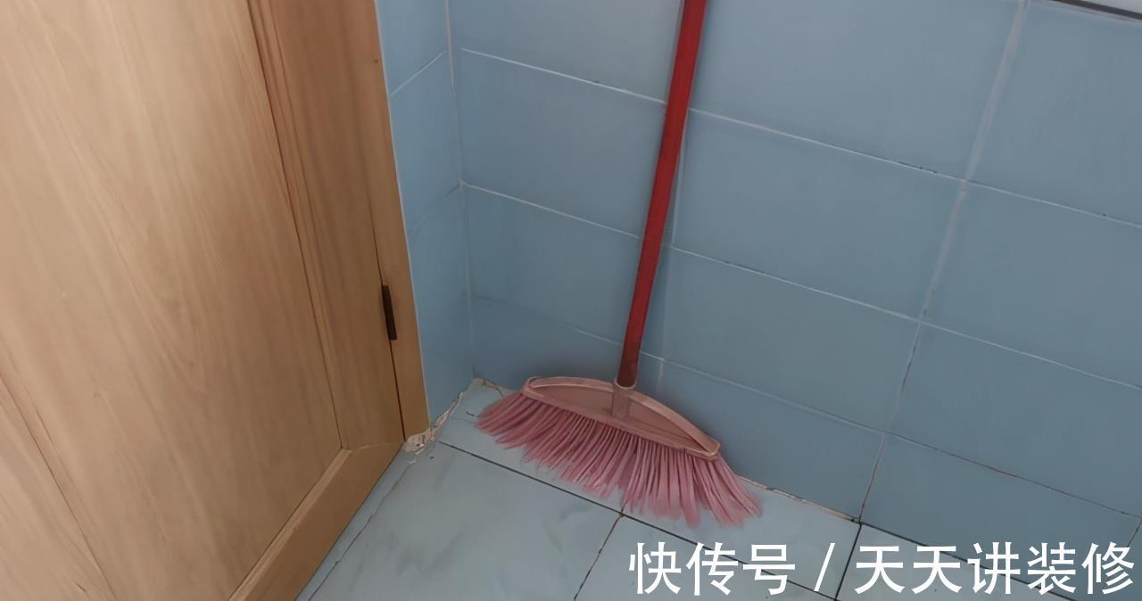 卫生间|不要把扫把放在这3个地方，不是因为迷信，其实很多人都放错了