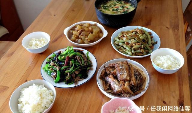 午餐|晒一晒四口人的午餐，四个菜，一个汤，花费不到60元，比外卖强