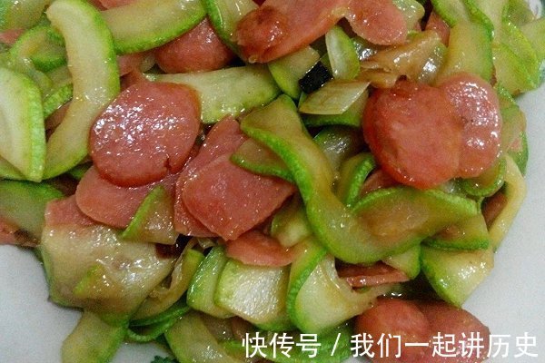 西葫芦也能自己在家做，美味好吃！味道不输餐馆，一顿3斤不够吃