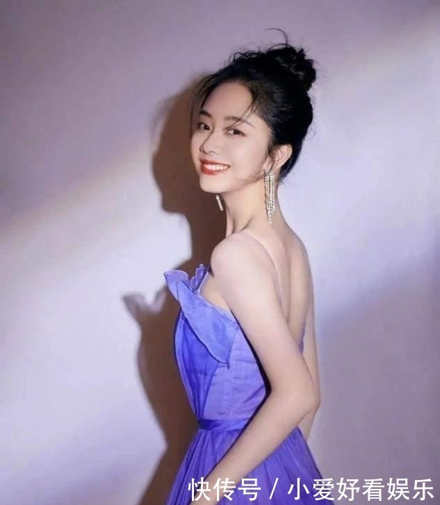 发际线|你适合“披发”还是“扎发”?看这几点就对了,留错显老十岁!