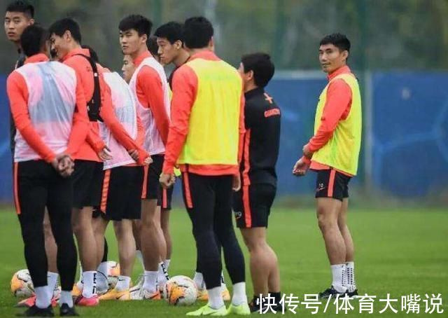 管理者|饿着肚子夺冠，自发组织训练:中国足球人，其实挺可爱