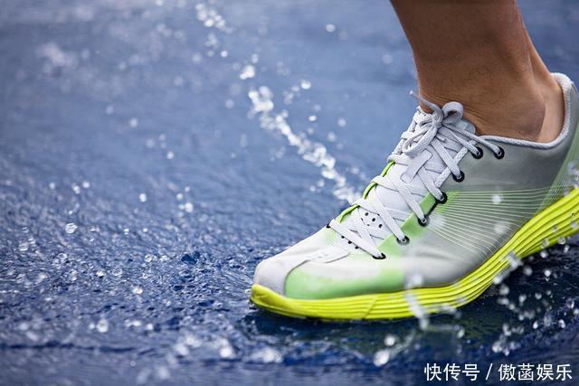听说：价格昂贵的鞋子会让你跑得更快