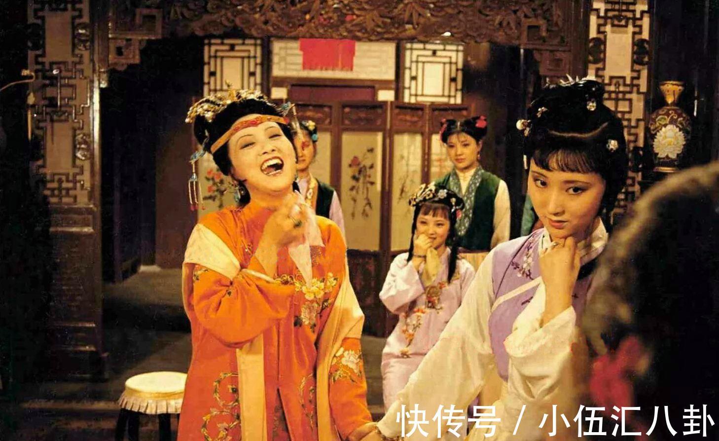 紫鹃!王熙凤抄检大观园,一句话就放过了林黛玉和紫鹃,为什么?