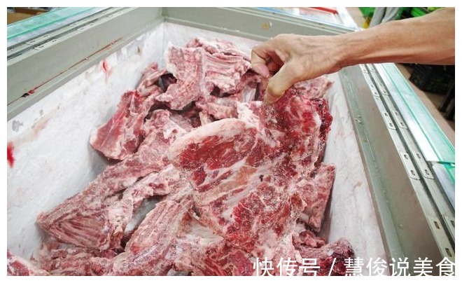 猪肉解冻时，不要直接用热水烫，教你3招，解冻猪肉又快又鲜
