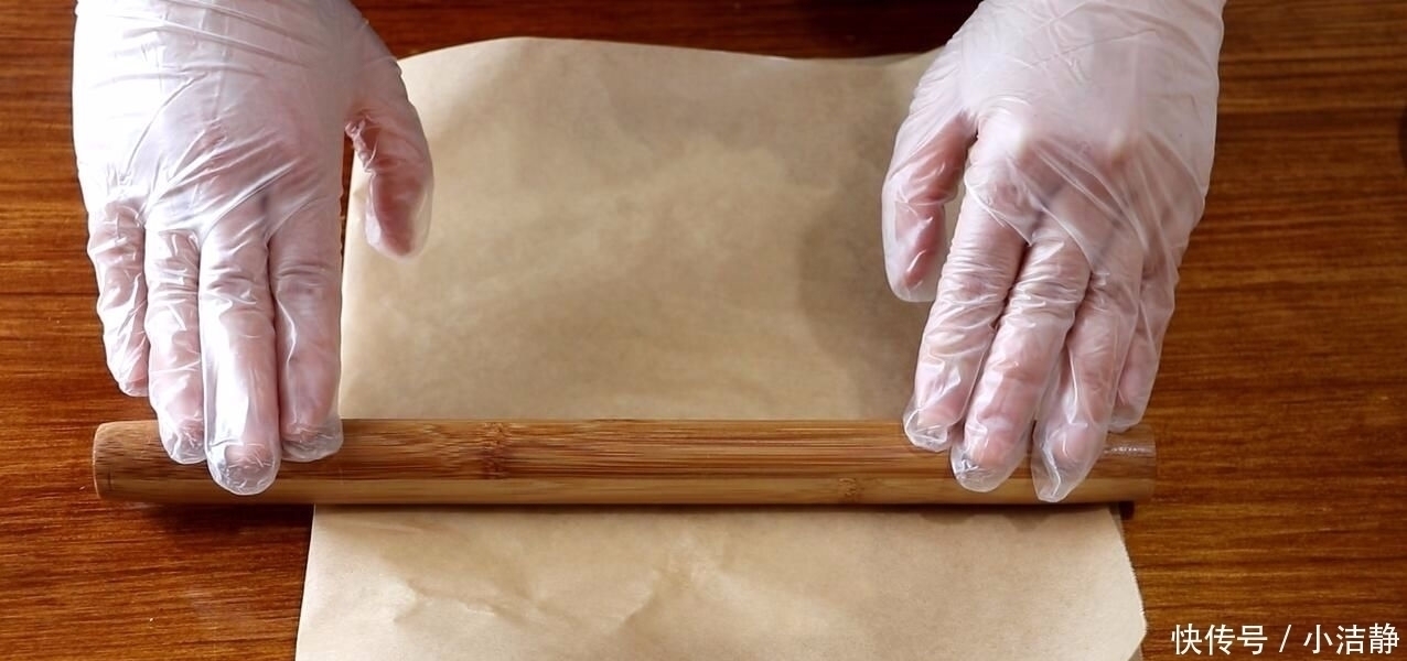 小孩|剩米饭别光知道做炒饭，教你一种好吃的做法，大人小孩都爱吃