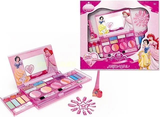 孩子学大人扮靓？医生：这东西别给小孩用