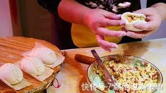 大妈|刚出锅的包子有的回缩了，这是什么原因，农村大妈有浅见