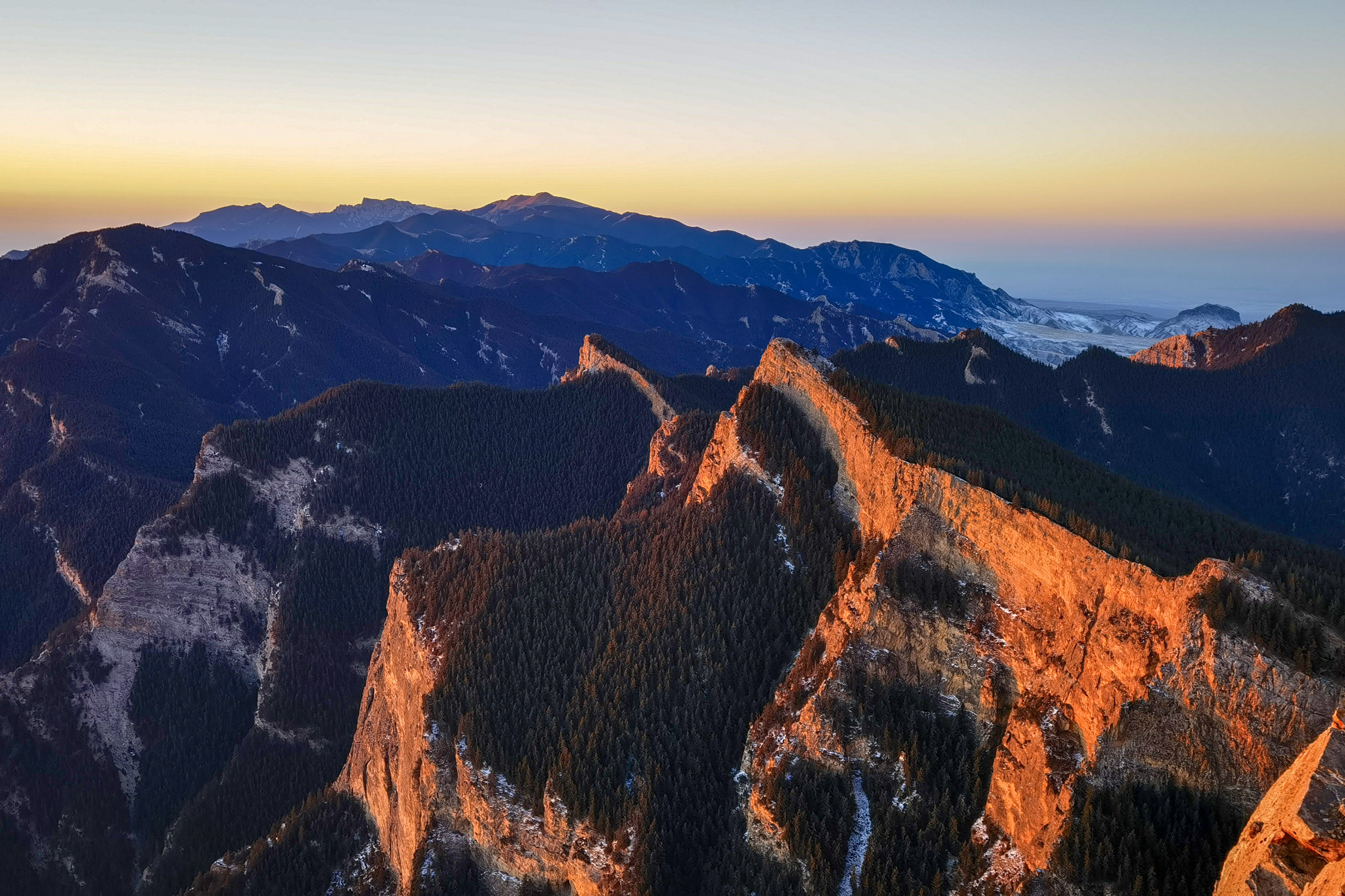 贺兰山国家森林公园|零下23℃！贺兰山顶拍2022年第一轮日出